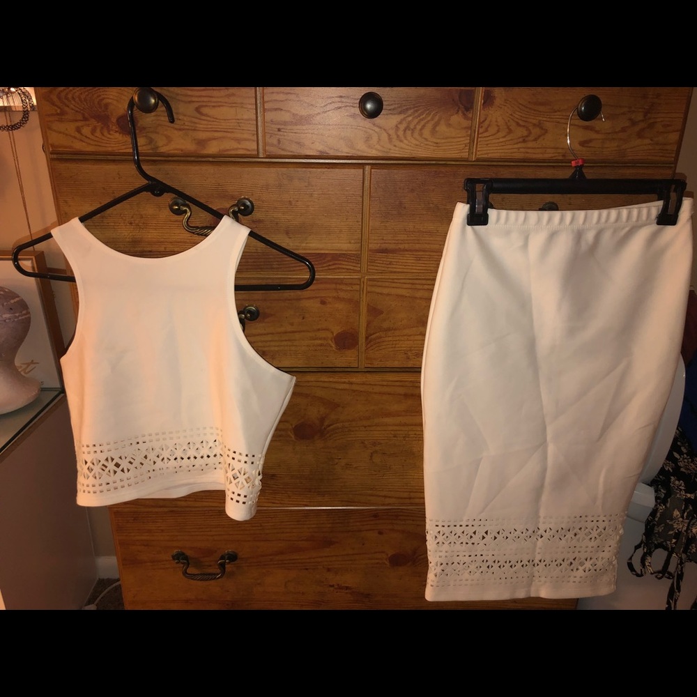 White 2 piece set